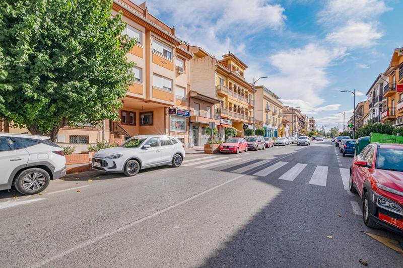 Foto d9267cee-b9fb-4024-a1b5-9eb59e321f72. Piso en calle calle real de motril piso en San Antón Armilla