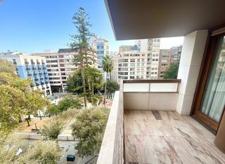 Pis a Barrio del Centro. Piso señorial por planta en plaza calvo sotelo, alicante centro