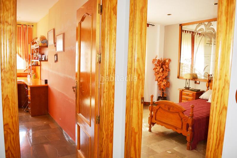 Foto 5498fe7f-1b13-4eb3-b576-8ceb352c9243. Casa bifamiliare con parcheggio in Híjar Gabias (Las)