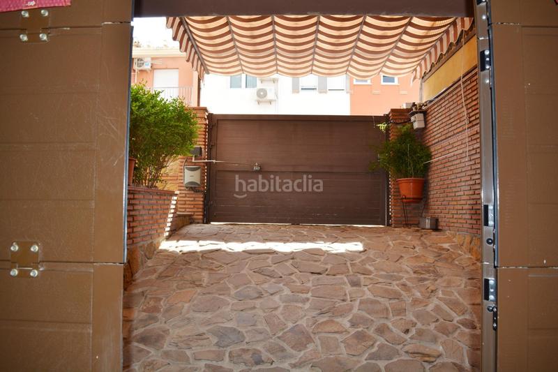 Foto b326a77e-843d-48da-b56d-21911aadced3. Casa bifamiliare con parcheggio in Híjar Gabias (Las)