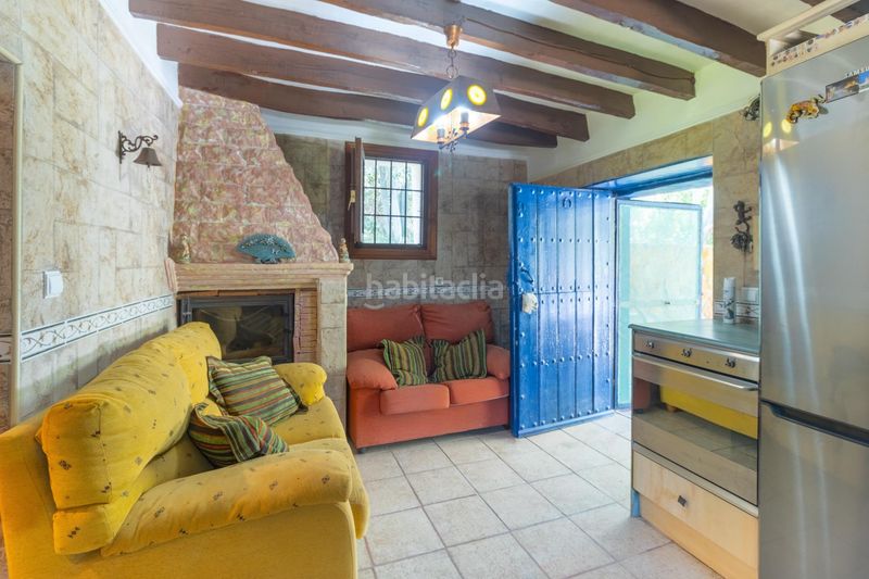 Foto f0f58e1e-b944-4284-88f6-fbf434454cfe. Masia a Adra