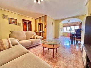 Flat  Calle pantaleon bone. Tu hogar de 4 dormitorios en alicante junto al bulevar del pla!