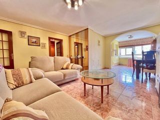 Flat  Calle pantaleon bone. Tu hogar de 4 dormitorios en alicante junto al bulevar del pla!