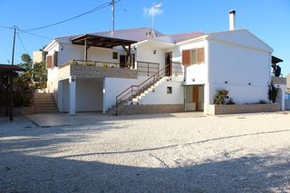 Location Chalet à Callosa d´en Sarrià. Chalet independiente, piscina privada, garaje, aire acondicionad