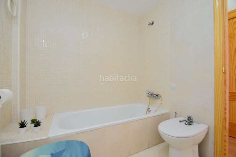 Foto c93d0264-c993-46fd-b203-06793c6343ff. Pis amb calefacció aparcament a Atarfe