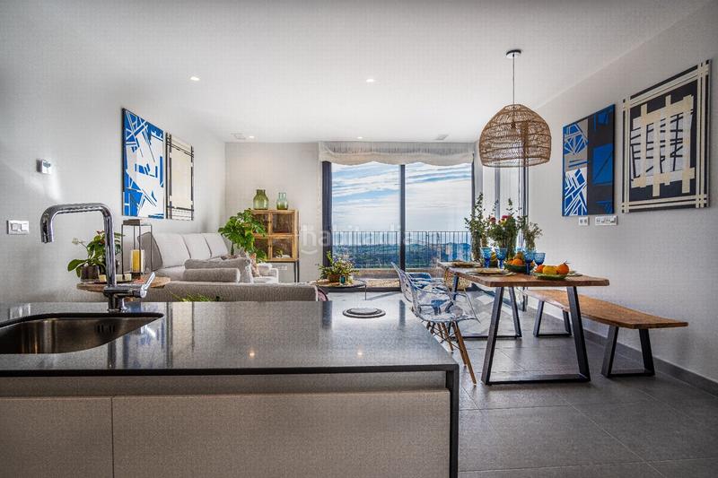 Foto cd6c388d-ba22-4f69-a450-d0fdb271d9c8. Casa elegante vivienda ubicada , sitúa en un precioso enclave que ofrece impresionantes vistas al mar y a la montaña. en Polop