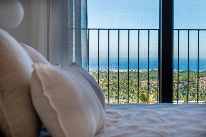 Foto d0dc669d-cabf-43d8-bc59-44675ec868af. Casa elegante vivienda ubicada , sitúa en un precioso enclave que ofrece impresionantes vistas al mar y a la montaña. en Polop