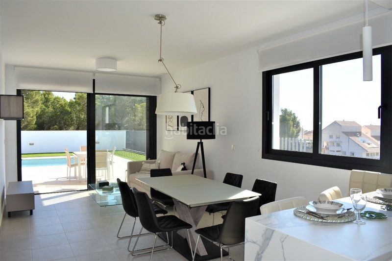 Foto beb3a092-3252-4fb6-b8f6-a4fef16f6cff. Casa amb piscina a Coloma Nucia (la)