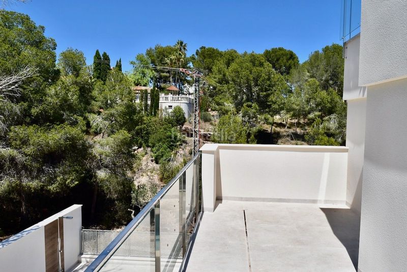 Foto c214e811-8bc9-4d11-9bdf-8b137d87951b. Casa amb piscina a Coloma Nucia (la)