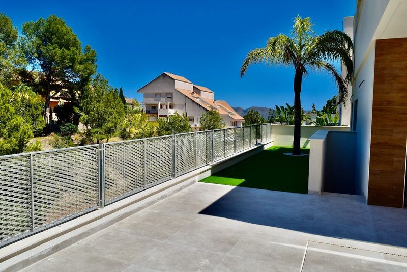 Foto e8ee3d9f-4225-44d0-8bee-eab3aed81e38. Casa amb piscina a Coloma Nucia (la)