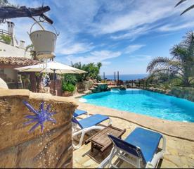 Maison  Copenhagen. Chalet de estilo mediterrneo ibicenco con espectaculares vistas