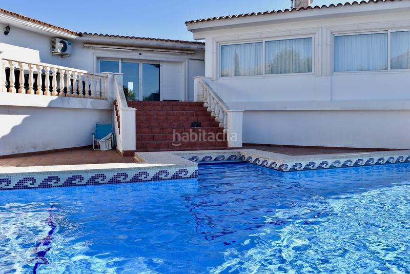 Foto 68d861c4-8561-48d2-a727-3b684ae89f90. Casa amplia casa de una planta con mucha privacidad en Nucia (la)