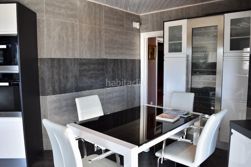Foto b0dbded0-23ed-4b0c-975c-95f8926b7309. Casa amplia casa de una planta con mucha privacidad en Nucia (la)