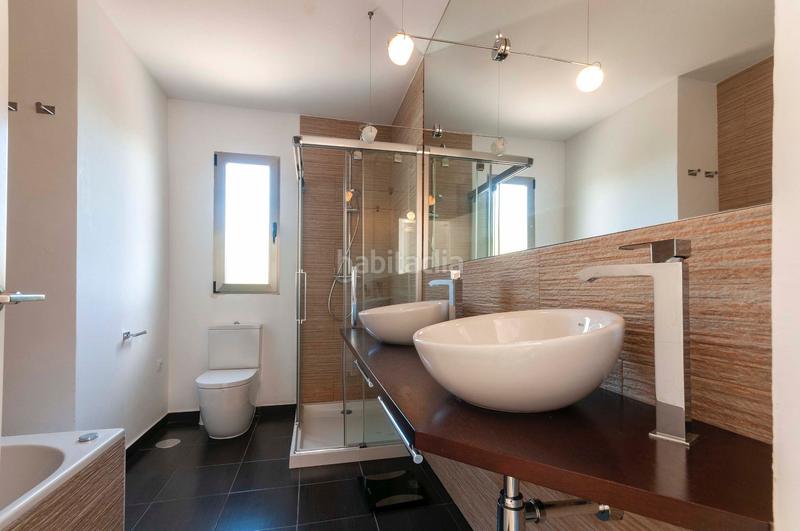 Foto 23f0681a-1fbd-47f5-a48f-4384070339e3. Casa amb piscina a Altea la vella Altea