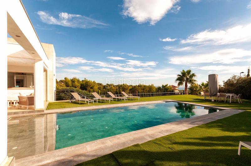 Foto 4050ac4c-cdcc-4c86-b783-21b920fbad30. Casa amb piscina a Altea la vella Altea