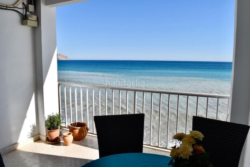 Foto 224676ff-2f8b-42a4-b95f-29697455357d. Apartamento  renovado en primera linea . en Altea