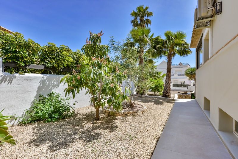 Foto 557f1241-d387-48f7-8547-b3dfab07c5e4. Casa amb calefacció piscina a El Tossal-Bello Horizonte Nucia (la)