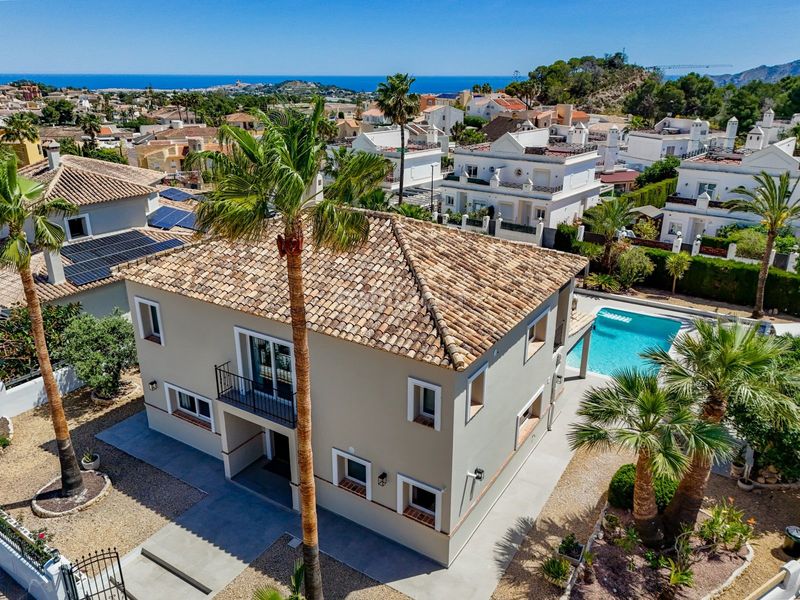 Foto f015944c-286c-49ae-a220-d639963fb611. Casa amb calefacció piscina a El Tossal-Bello Horizonte Nucia (la)