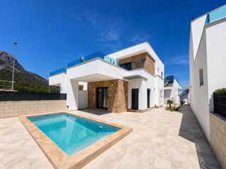 Haus in Casco urbano. Villa de lujo a estrenar con piscina privada