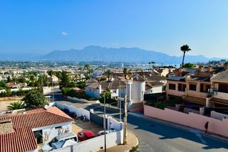 Casa en L´Albir. Villa moderna en playa del albir con piscina privada, gran solár