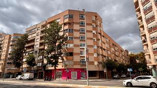 Pis  Calle pintor balaca 52