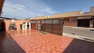 Casa adossada a Calle Secuoya 14