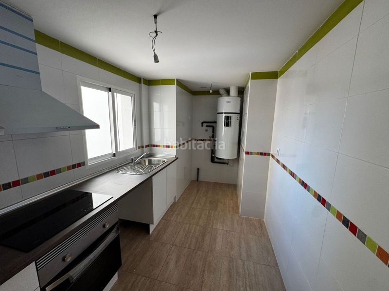 Foto 308c58d3-fd1b-461f-bf78-1802784a6431. Pis a Casco Antiguo Águilas