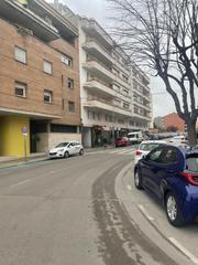 Aparcament cotxe  Carrer calaf. Gran plaça aparcament zona sagrada família  igualada carrer cala