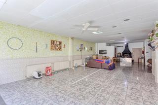 Local Comercial a Vilanova del Cam. Local al barri la pau