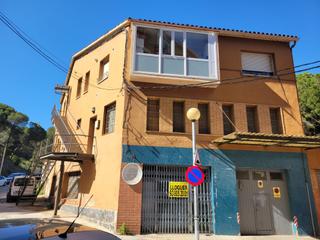 Edifici a Carrer carrer de la verge de montserrat 10. Edifici cantoner als 4 vents a capellades  zona el capelló