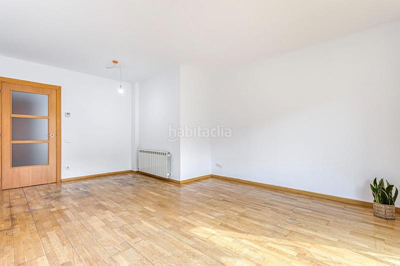 Foto 2e7a587b-3f19-4a3c-aec9-3969b16c2118. Flat with heating parking in Llevant Igualada