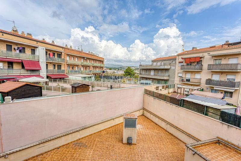 Foto 708986f1-28ea-4f7b-9185-bb206915f722. Flat with heating parking in Llevant Igualada