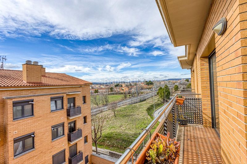 Foto f37f28b3-5196-4651-a1f0-24508f8923bf. Dúplex amb calefacció aparcament a Vilanova del Camí