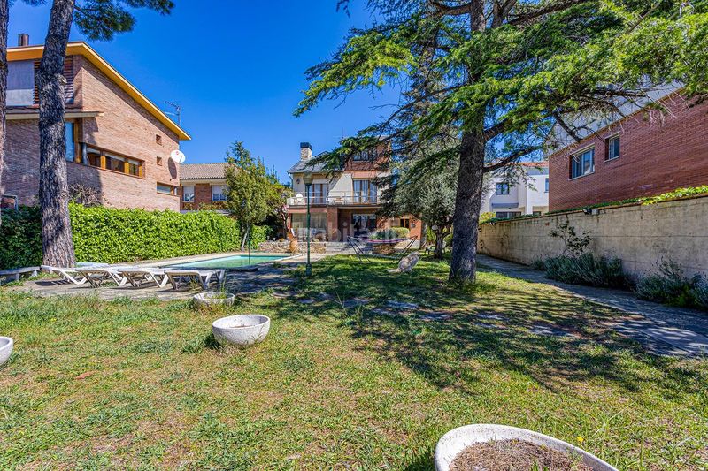 Foto c4c5ba11-2bcc-4edf-b328-914e403bd099. Xalet amb aparcament piscina a Ponent - Set Camins Igualada