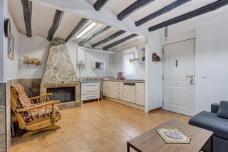 Semi detached house in Montmaneu. Encantadora casa adossada en venda a montmaneu, catalunya per 12