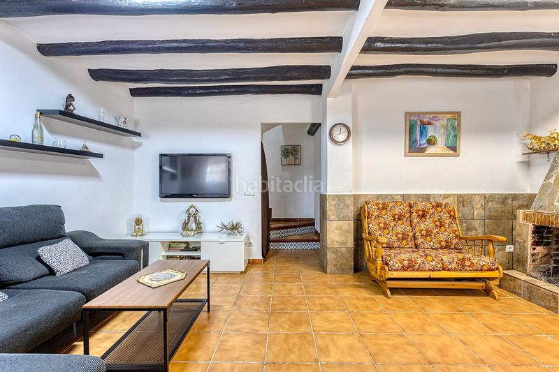 Foto 16e452a8-a547-4096-bf92-a93046f6b0d4. Casa adossada a Montmaneu