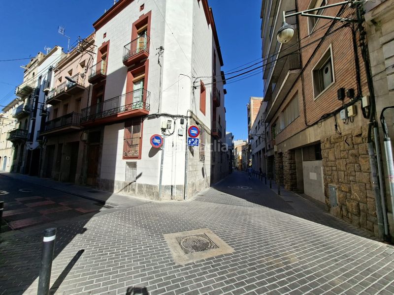 Foto 047ea685-fb2b-493f-88d6-20e26f78906b. Edifici a Centre Igualada