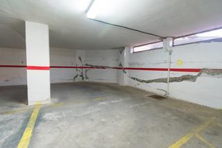 Aparcament cotxe a Calle maria gil vallejos 9. Garaje en la playa del cura