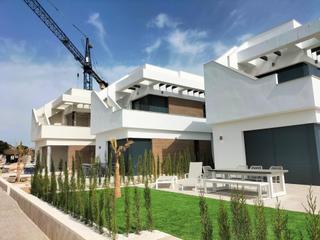 Chalet à El Pinar de Campoverde. Villas de obra nueva en pilar de la horadada en el campo de golf