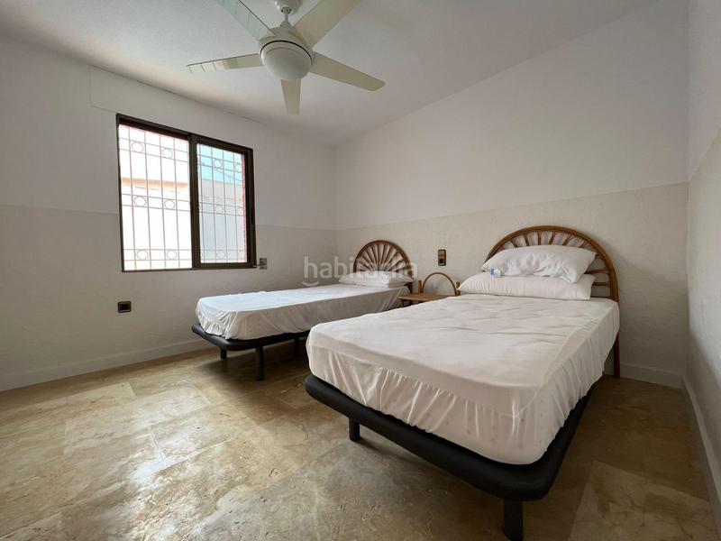 Foto 0560d51a-1ea1-460e-b5d3-a52384b7611a. Chalet in carrer carrer de baliza 1 in Cabo Roig Orihuela