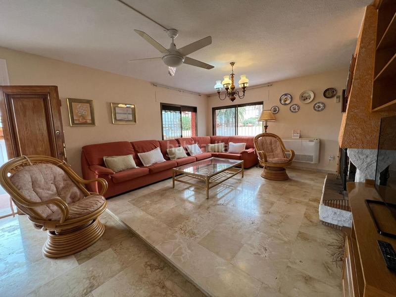 Foto 885ec701-0cec-4c26-9b49-a061563e8b4c. Chalet in carrer carrer de baliza 1 in Cabo Roig Orihuela