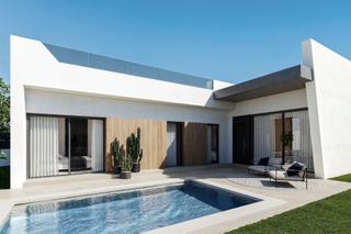 Chalet in San Miguel de Salinas. Villas de obra nueva en san miguel de salinas