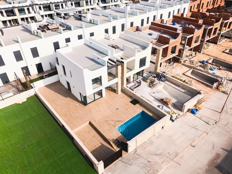 Foto 6ea8177e-50e1-46a2-8ff2-cea8faeafb9b. Chalet complejo residencial de nueva obra en punta prima en Orihuela