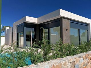 Chalet à El Pinar de Campoverde. Villas de obra nueva en pilar de la horadada en el campo de golf