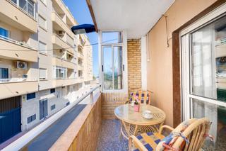 Apartament en Calle ramon gallud 228. Piso de 3 dormitorios a 200 metros del mar