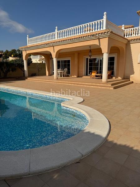 Foto 4f6ba30e-6e8a-4b57-b668-c90d489546fa. Chalet avec piscine dans La Zenia Orihuela