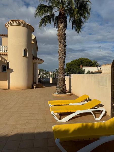 Foto 6977cc95-902f-4c05-b619-167e98e608d2. Chalet avec piscine dans La Zenia Orihuela