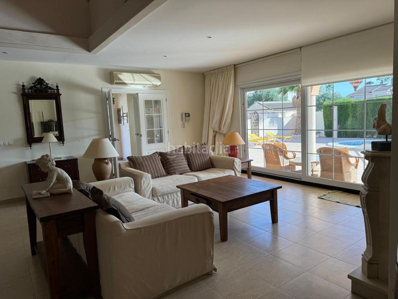 Foto a71896fb-a991-46aa-b5fd-fdf96fc0d779. Chalet avec piscine dans La Zenia Orihuela