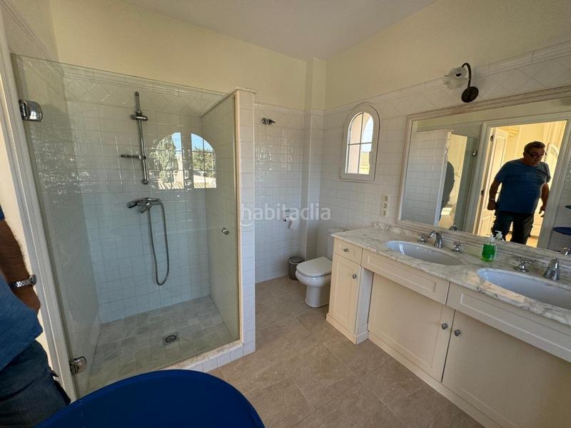 Foto cca8d13e-5695-4197-8897-68d06b944514. Chalet avec piscine dans La Zenia Orihuela