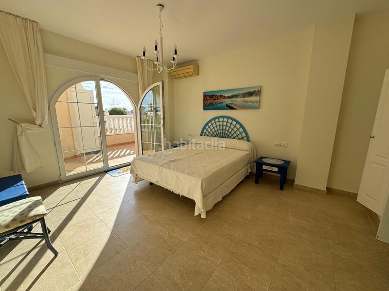 Foto f92c7f06-d1f5-4c82-9cad-dc0b07af8281. Chalet avec piscine dans La Zenia Orihuela